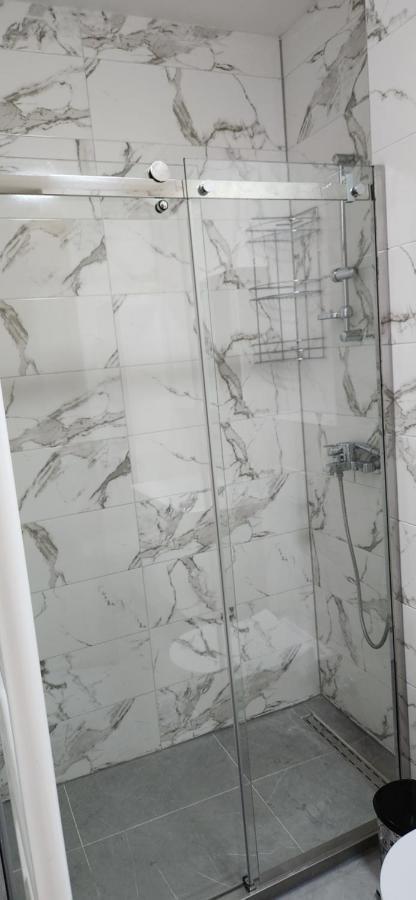 Brand New Two Bedroom And One Living Room Apartment In A Great Location! Σαράγεβο Εξωτερικό φωτογραφία